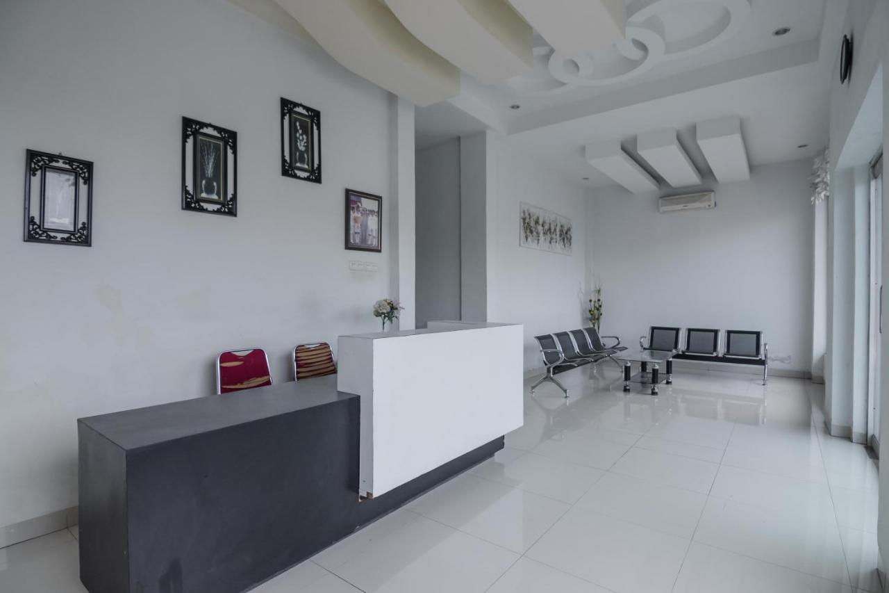 Hotel Reddoorz Syariah Near Jamtos Jambi Extérieur photo